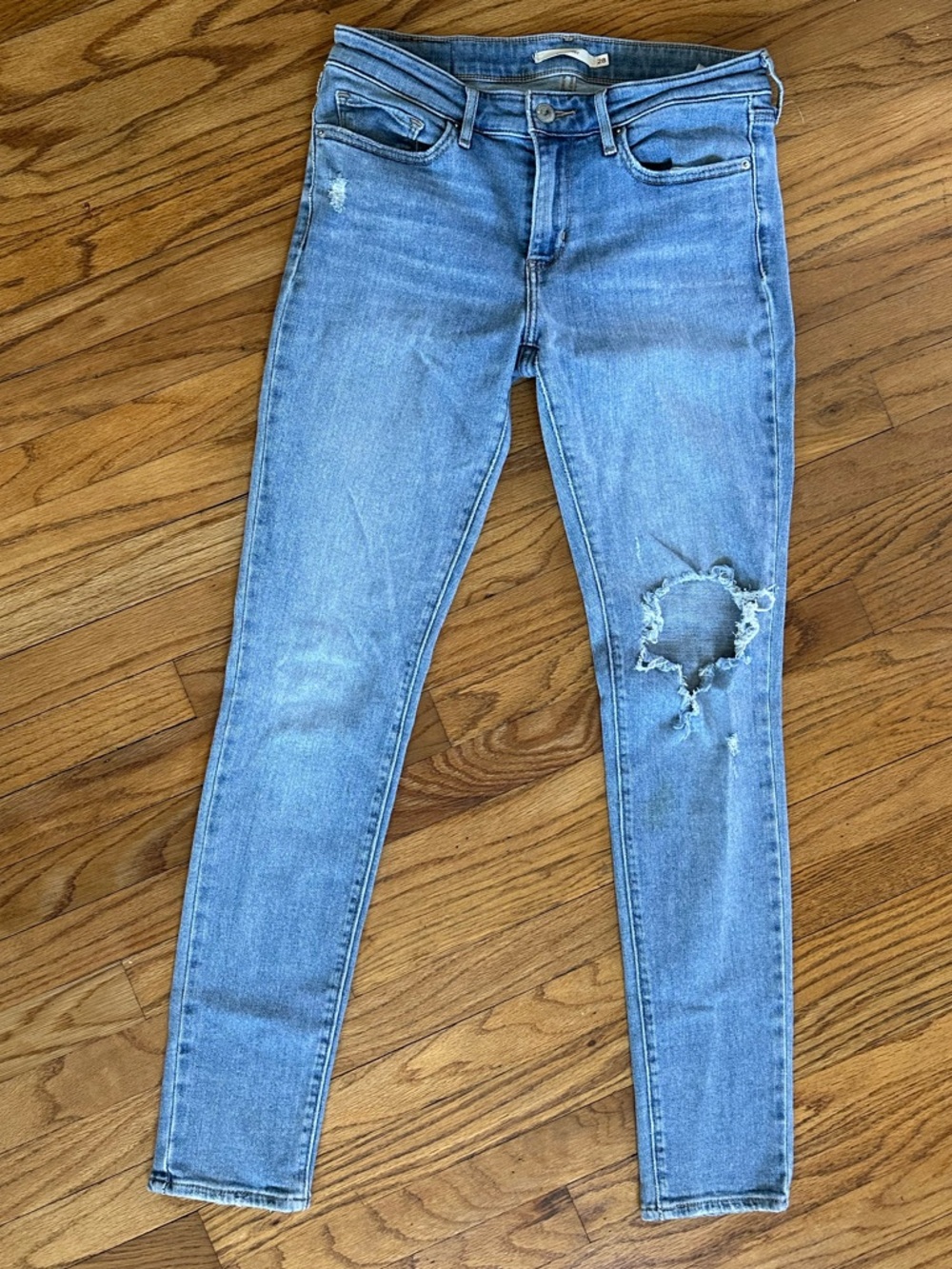 Levi’s 711 skinny jeans ✨👖size 28